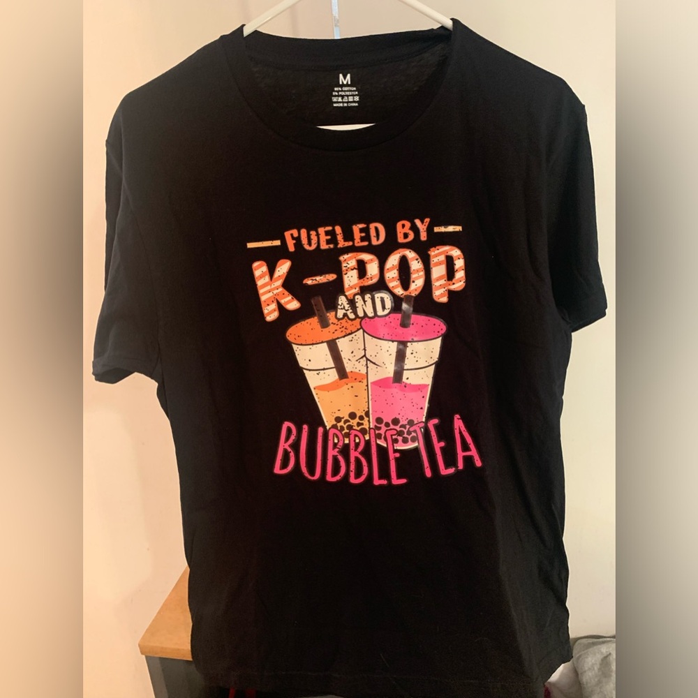 Powered By K-Pop And Bubble Tea Black T Shirt KPop Music Tee Size Medium - Picture 5 of 6